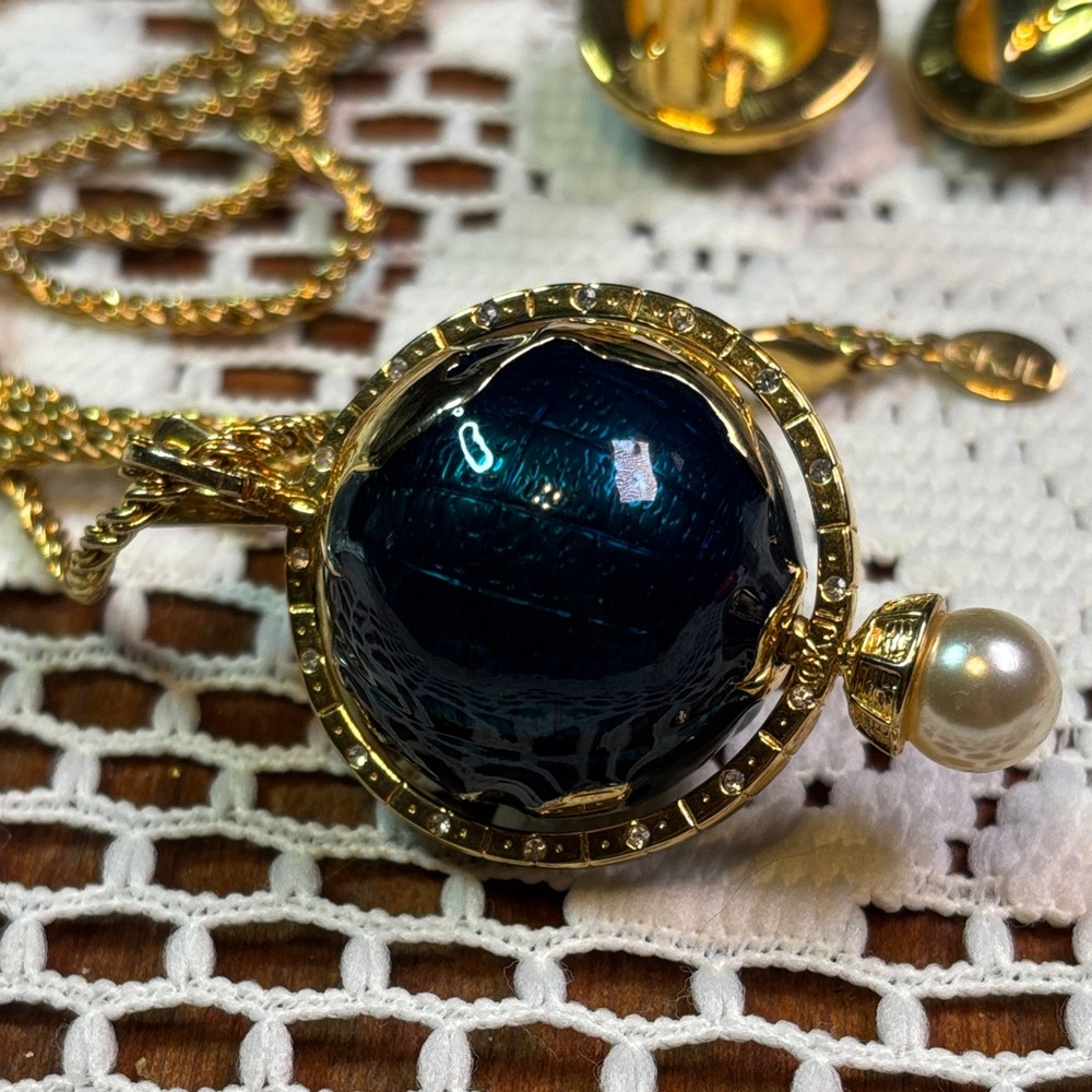 Kenneth Jay Lane (Kjl) World Peace Globe Necklace… - image 5